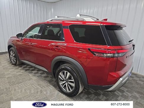 Used 2023 Nissan Pathfinder SL w/ Lighting Package (N92) AWD/4WD image 11