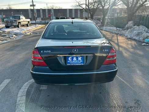 Used 2006 Mercedes-Benz E 320 CDI Sedan image 13