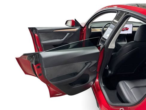 Certified 2023 Tesla Model Y Performance AWD/4WD image 10