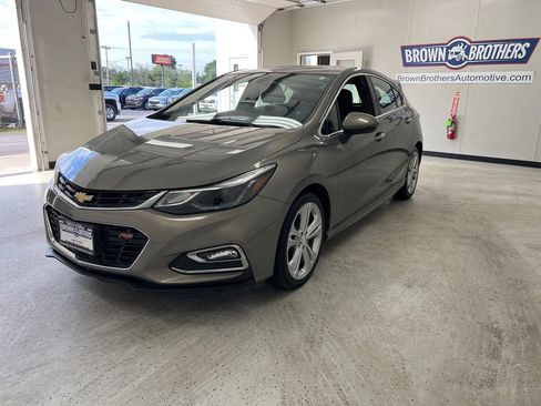 Used 2017 Chevrolet Cruze Premier FWD image 1