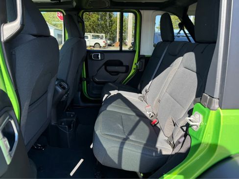 Used 2025 Jeep Wrangler Sport image 23