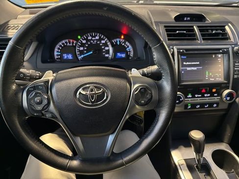 Used 2014 Toyota Camry SE image 7