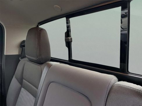 Used 2024 Nissan Frontier SV w/ SV Convenience Package image 9