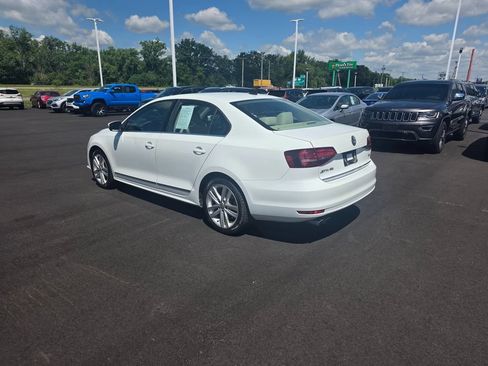 Used 2017 Volkswagen Jetta SEL FWD image 5