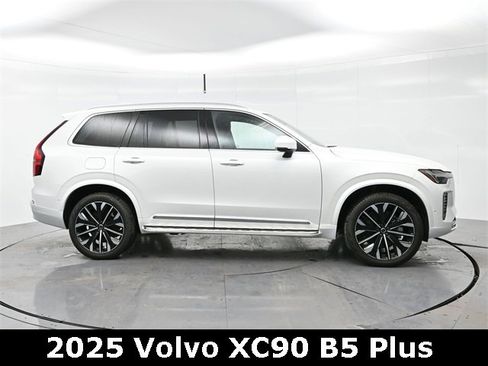 Used 2025 Volvo XC90 B5 Plus w/ Protection Package Premier image 8