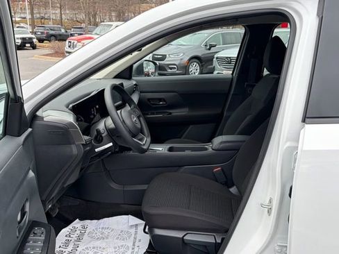 Used 2025 Nissan Kicks S image 15