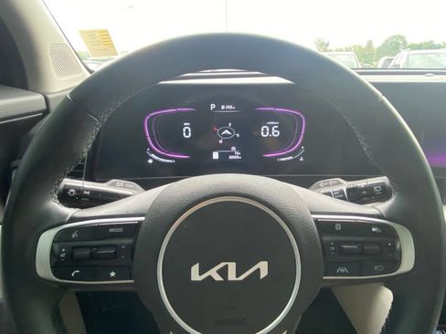 Certified 2024 Kia Sportage EX AWD/4WD image 12