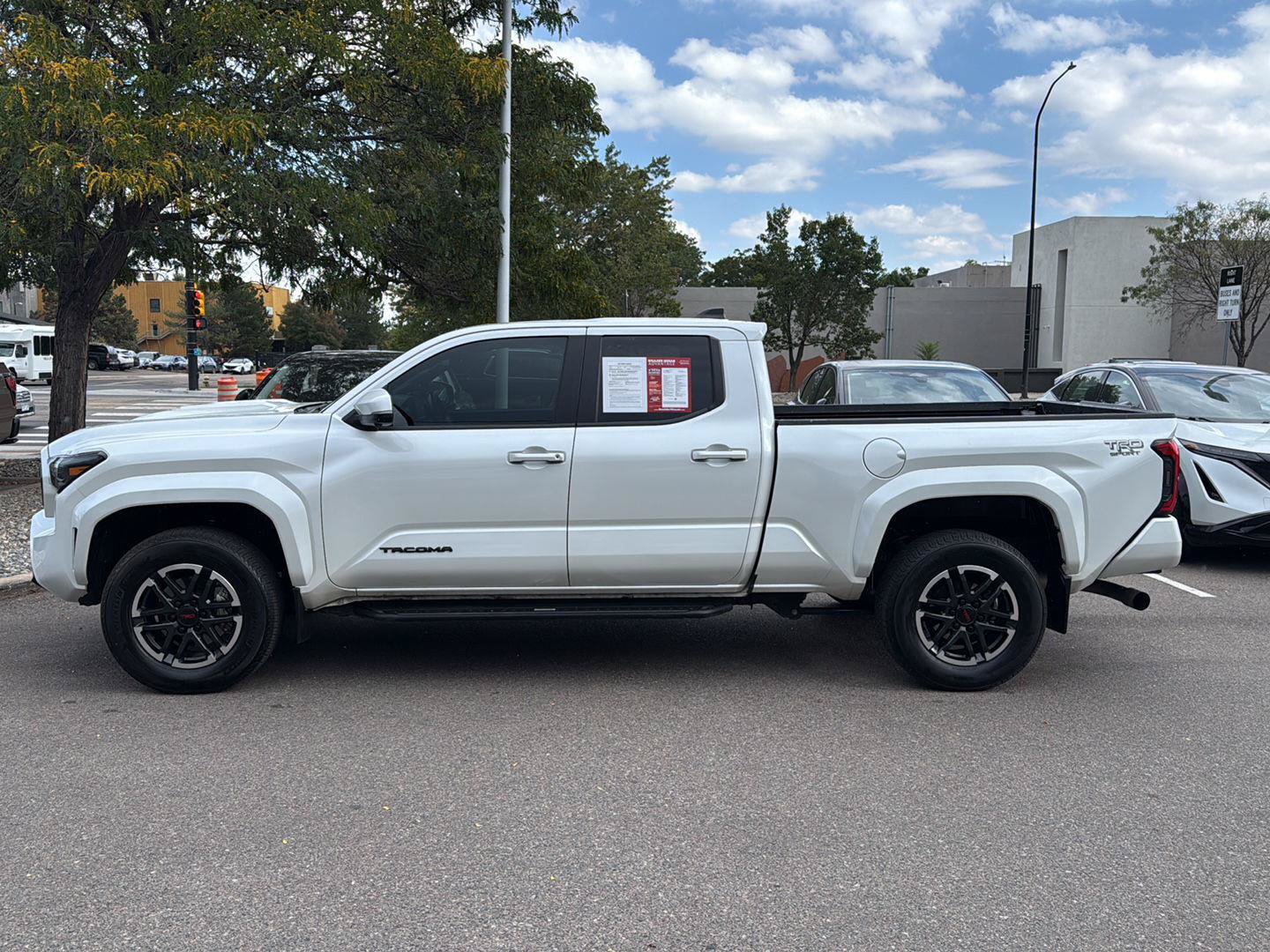 Used 2024 Toyota Tacoma TRD Sport w/ TRD Sport Premium Package AWD/4WD image 5