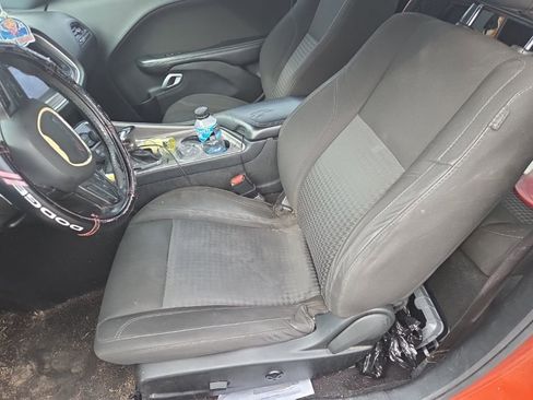 Used 2021 Dodge Challenger SXT image 5