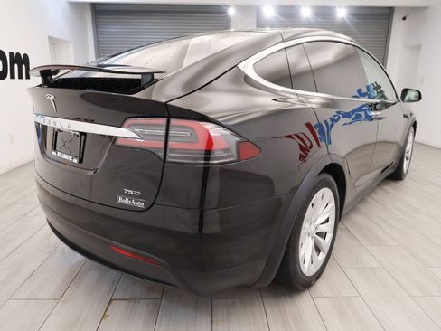Used 2017 Tesla Model X 75D AWD/4WD image 5