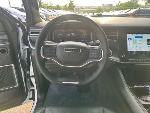 Used 2023 Jeep Wagoneer L Series II RWD image 14