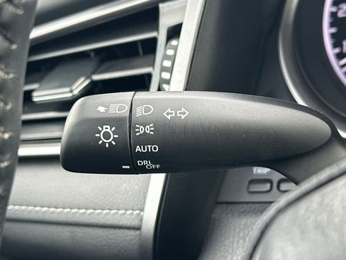 Used 2024 Toyota Camry SE image 36