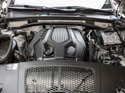 Used 2025 Porsche Macan image 32