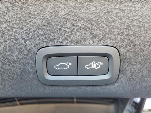 New 2026 Volvo XC40 B5 Plus w/ Protection Package Premier image 33