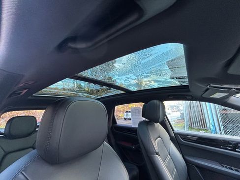 Used 2019 Porsche Cayenne image 28