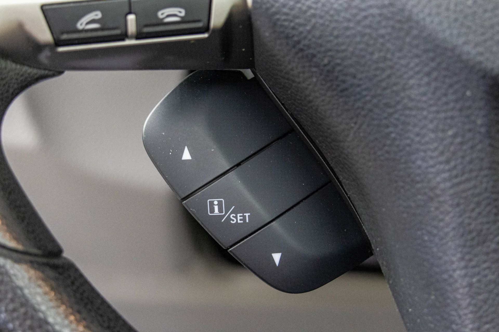 Used 2015 Subaru Forester 2.5i Premium w/ All-Weather Package AWD/4WD image 34