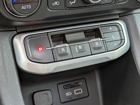 Used 2021 GMC Acadia SLT w/ Technology Package AWD/4WD image 22