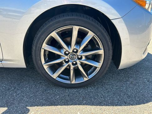Used 2018 MAZDA MAZDA3 Touring FWD image 25