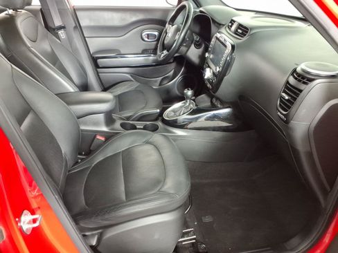 Used 2015 Kia Soul ! w/ Sun & Sound Package FWD image 11