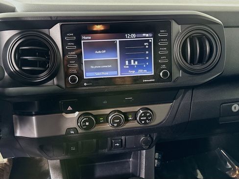 Used 2020 Toyota Tacoma SR image 18