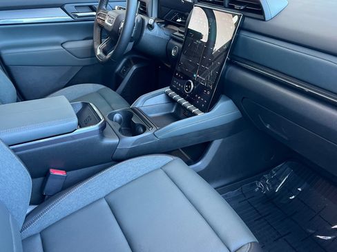 New 2027 GMC Terrain AT4 w/ Convenience Package III AWD/4WD image 18