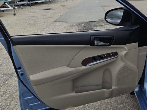 Used 2012 Toyota Camry XLE w/ Convenience Pkg image 13