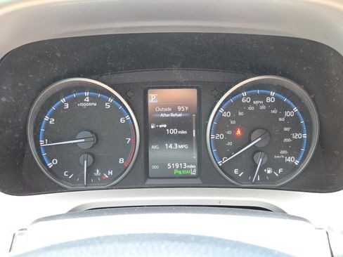 Used 2018 Toyota RAV4 XLE FWD image 23