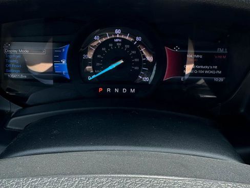 Used 2017 Ford Expedition XLT w/ Equipment Group 202A AWD/4WD image 17