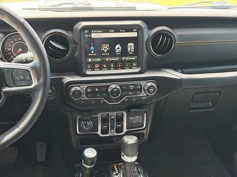 Used 2023 Jeep Gladiator Overland AWD/4WD image 14