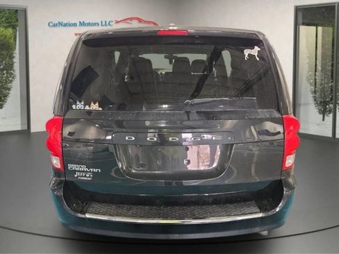 Used 2018 Dodge Grand Caravan SE w/ UConnect Hands-Free Group image 5