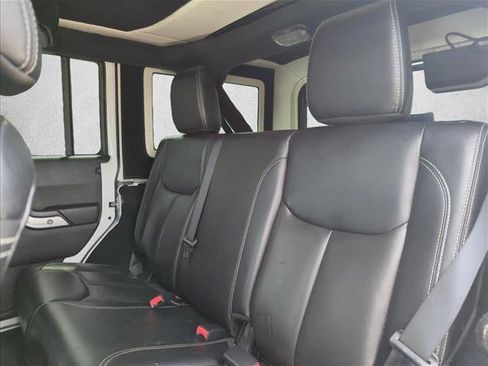 Used 2017 Jeep Wrangler Unlimited Rubicon w/ Cold Weather Group AWD/4WD image 20