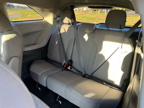 Used 2021 Toyota Sienna LE AWD/4WD image 13