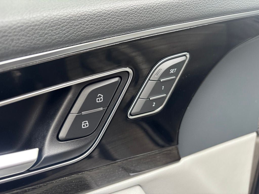 Used 2018 Audi Q7 3.0T Prestige AWD/4WD image 16