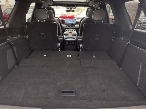 Certified 2024 Lincoln Navigator L Reserve image 27