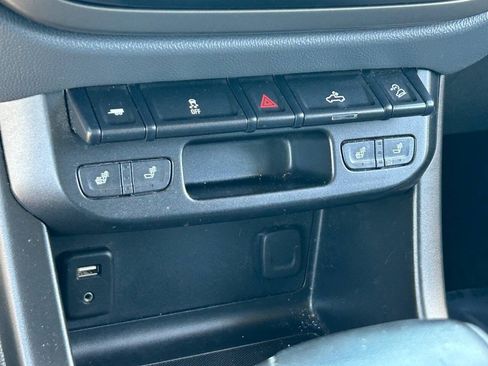 Used 2018 Chevrolet Colorado Z71 RWD image 32
