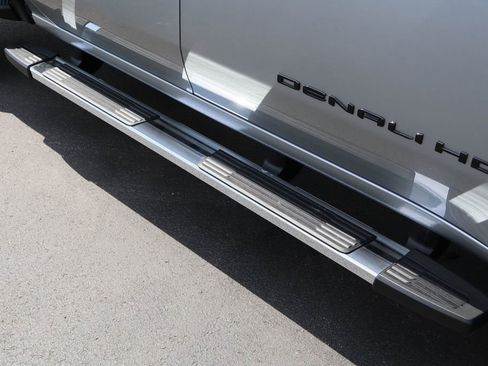New 2026 GMC Sierra 2500 Denali w/ Denali Reserve Package AWD/4WD image 8