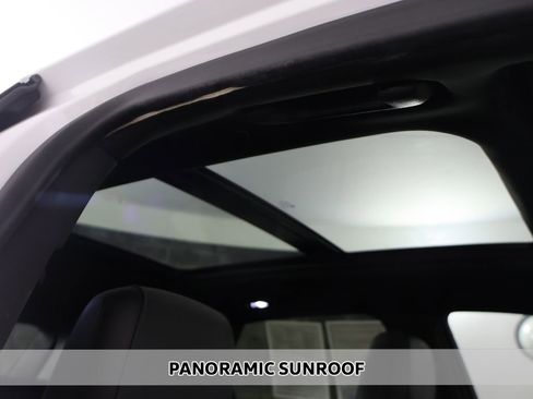 Used 2024 Cadillac XT5 Premium Luxury FWD image 3