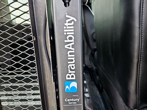 Used 2020 Ford Transit 350 XL image 14