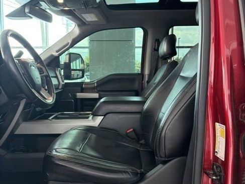 Used 2017 Ford F250 Lariat w/ Lariat Ultimate Package AWD/4WD image 6