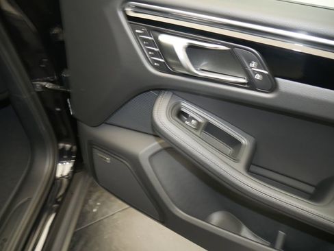 New 2026 Porsche Macan AWD/4WD image 25