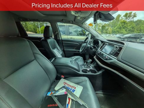 Used 2019 Toyota Highlander Limited AWD/4WD image 10