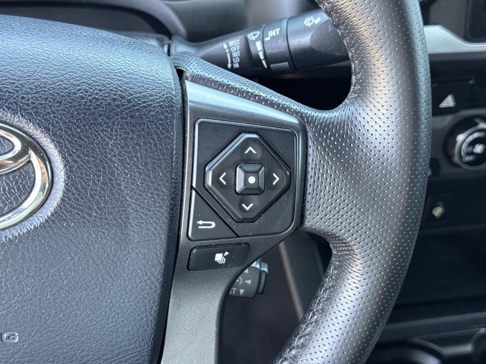 Used 2016 Toyota Tacoma TRD Off-Road w/ Towing Package RWD image 12