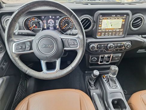 Used 2020 Jeep Wrangler Unlimited Sahara AWD/4WD image 22