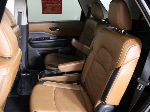 Certified 2023 Nissan Pathfinder Platinum image 18