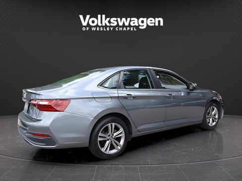 Certified 2024 Volkswagen Jetta SE FWD image 8