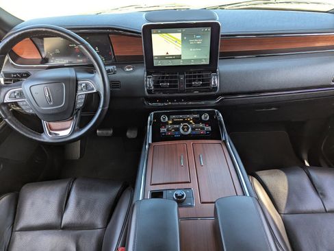 Used 2020 Lincoln Navigator Reserve w/ Cargo Convenience Package image 15