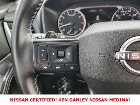 Certified 2025 Nissan Rogue SV image 30