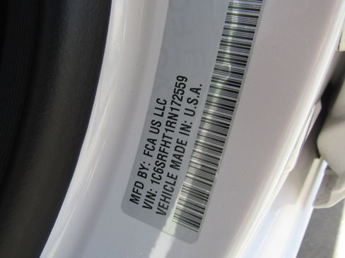 Used 2024 RAM 1500 Limited w/ Body Color Bumper Group image 27