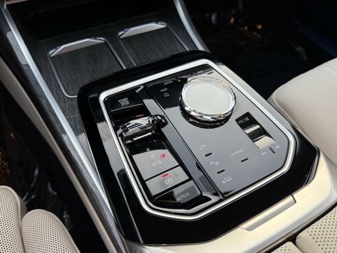 Used 2025 BMW 760i xDrive image 29
