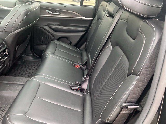 Certified 2024 Jeep Grand Cherokee Limited w/ Luxury Tech Group II AWD/4WD image 23